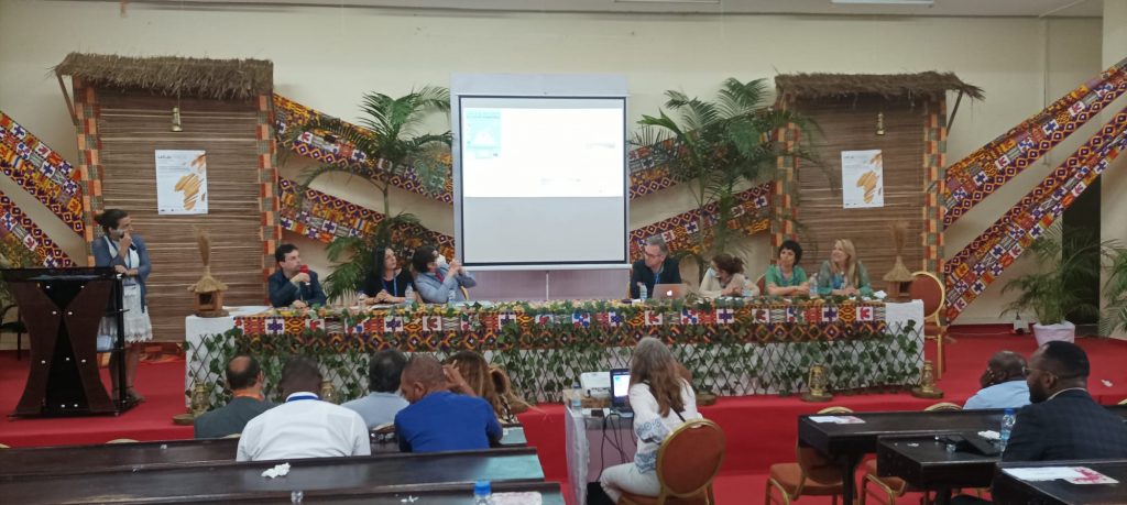 IMG Presentación del INDESS y del Laboratorio en la Semana Internacional UCAfrica, celebrada en Costa de Marfil