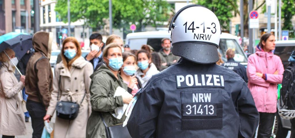 Un grupo de investigación del INDESS lidera un estudio internacional que identifica los factores que impulsaron la polarización en salud durante la pandemia