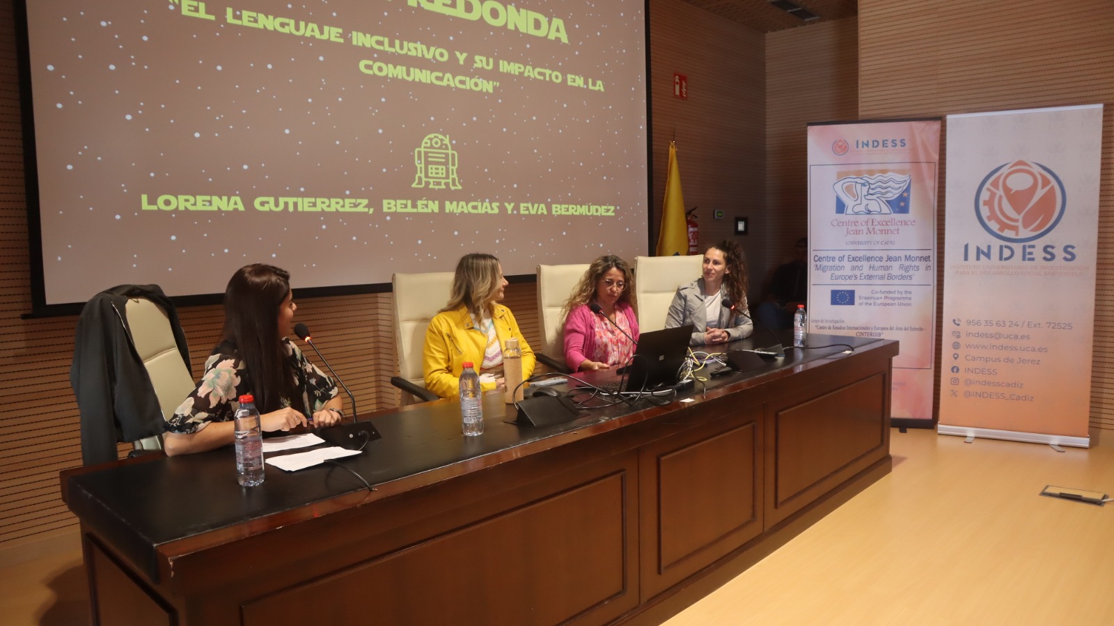 Alumnas y profesoras de la Universidad de Cádiz debaten en Jerez sobre el poder del lenguaje inclusivo